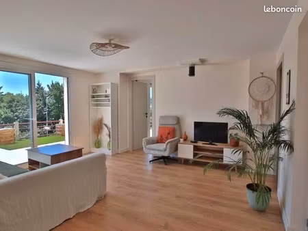 loue appartement t1 avec terrasse vue sur le lac
