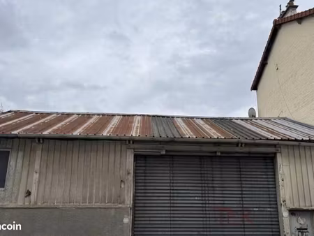 bureau 300 m²
