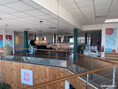local 600 m² les sables d olonne