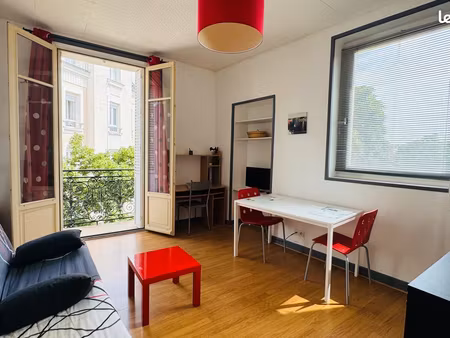 joli studio meublé centre ville