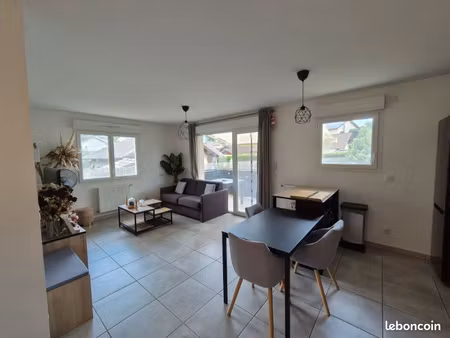 particulier loue appartement t3 meublé de 57 m2