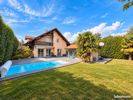 maison 7 pièces 210 m²