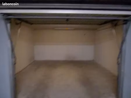 grand garage de 20 m2