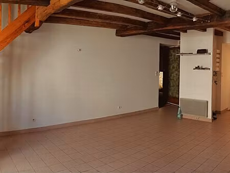 t3 duplex 95 m² – pierres & poutres – centre-ville montaigu