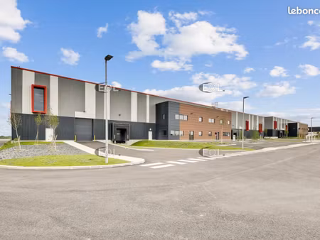 local d'activité 3 925 m²