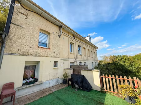 immeuble 9 pièces 200 m²