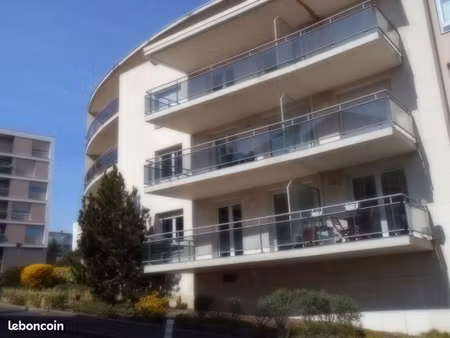 t2  50m² avec terrasse  garage et cave