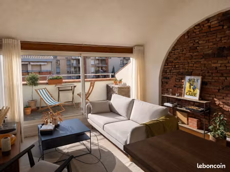 appartement rénové 38m2  balcon  clim
