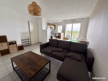 t2 meublé dans résidence privée avec piscine
