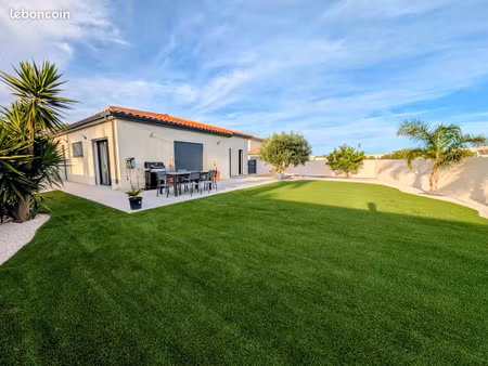 pia : maison 3 faces avec garage