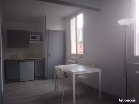 superbe appartement avec une chambre face a la gare