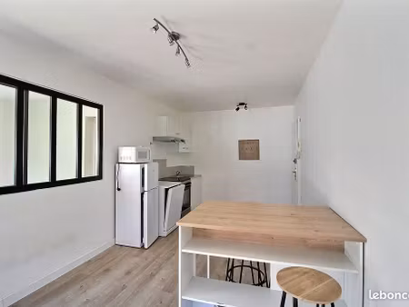 studio 1 pièce 31 m²