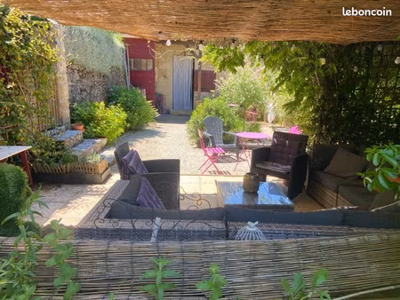 maison en pierre avec studio