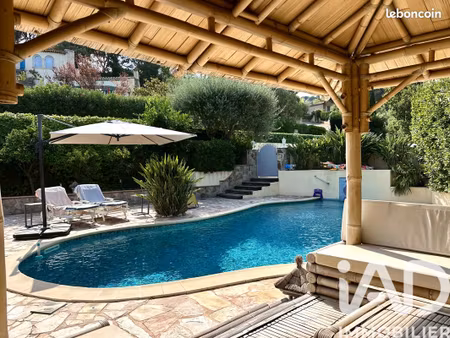 propriété 5 pièces 136 m²