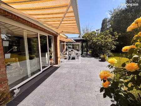 maison 11 pièces 221 m²
