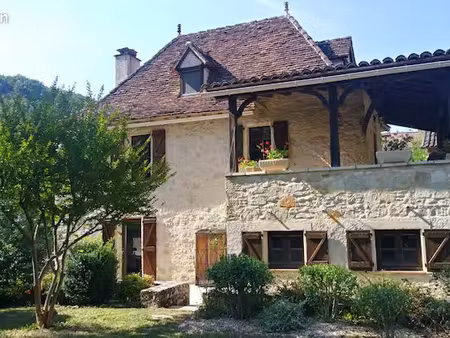 maison charmante dans un charmant village