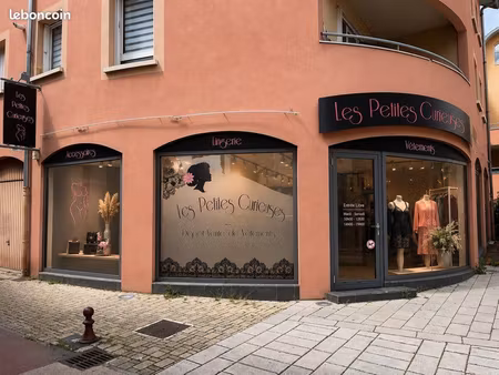 murs local centre bourgoin 70m2