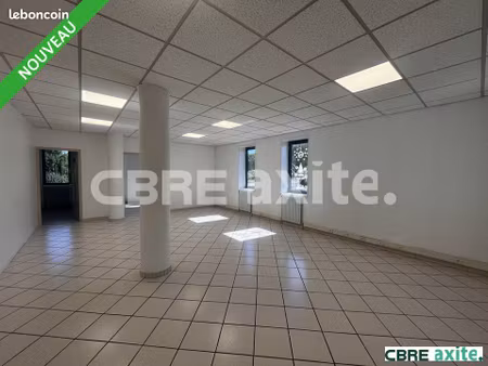 bureaux 135 m² ruy-montceau