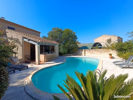 villa 5 pièces 178 m²