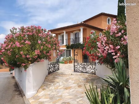 villa 220 m2 sur 1200 m2