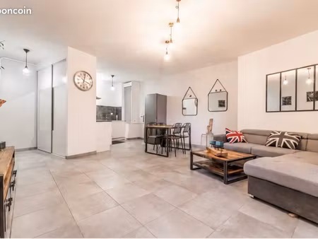 appartement meublé 70 m2 avec ascenseur