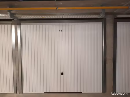 box fermé neuf – gare de brignais – 110 cc ◊◊
