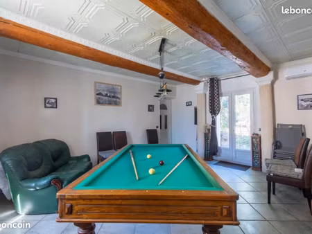 maison 8 pièces de 178 m² au pontet (84130)