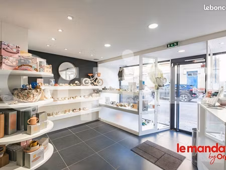 local commercial 135 m²