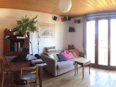 champagnole  appartement t2 de 41 m² avec grand balcon plein sud