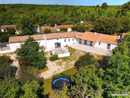 propriété 13 pièces 244 m²