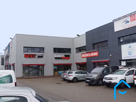 local professionnel lumineux et accessible pmr