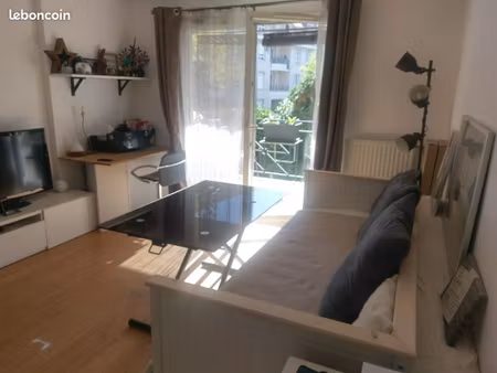t2 46m2 + balcon + parking – plein centre noisy - rer 7 min