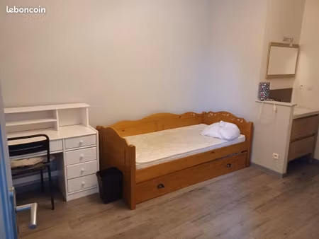 chambre 1 pièce 12 m²