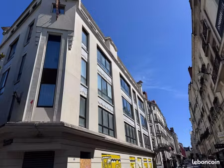 bureaux 349 m²