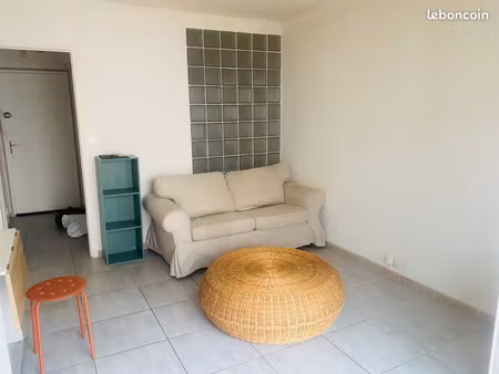 studio meuble