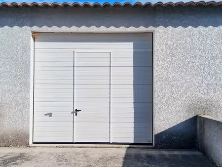 box / local de stockage de 37 m² – saint-estève