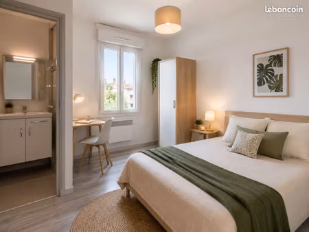 chambre meublée avec salle d’eau privée – montfavet