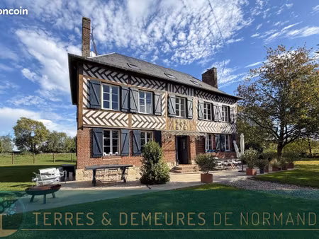 maison 8 pièces 221 m²