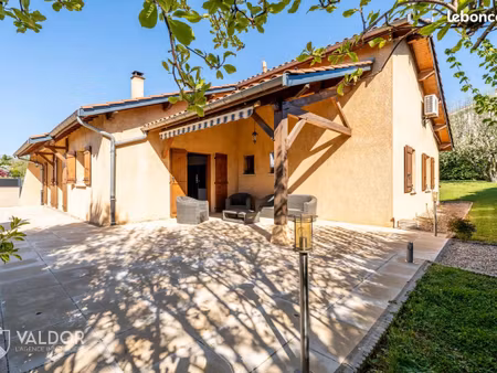 maison 6 pièces 166 m²