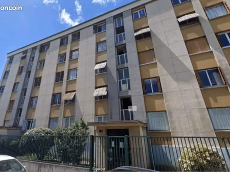 république courneuve