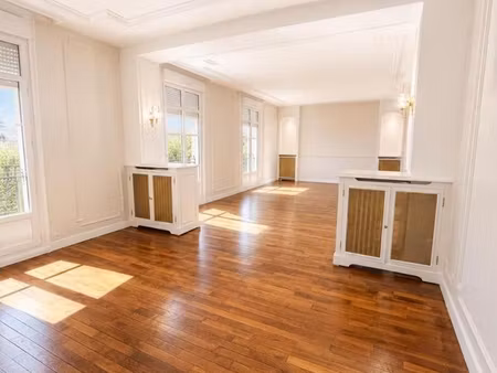 appartement 6 pièces 172 m²