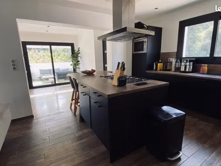 villa 3 pièces 95 m²
