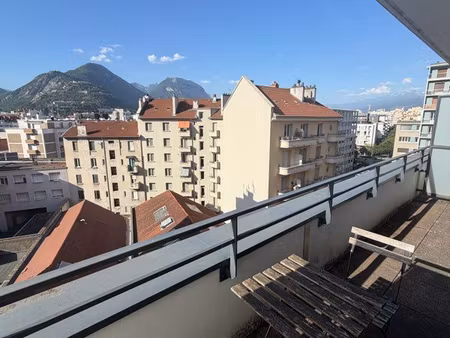 loue studio bis caserne de bonne