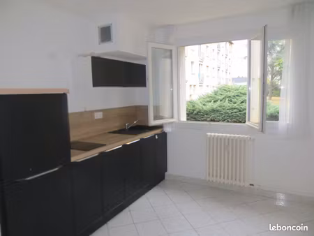 location t2 st-jacques de la lande