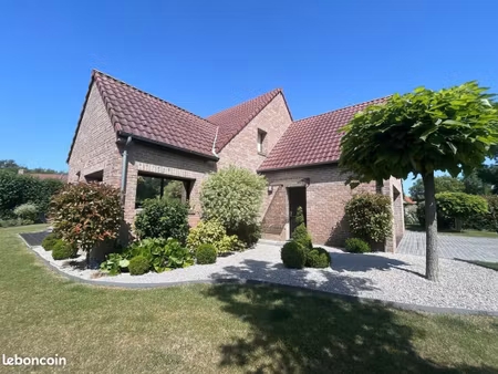 maison 8 pièces 201 m²