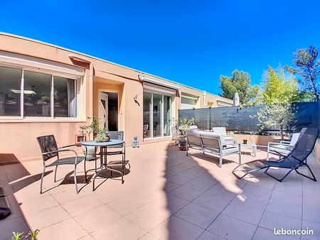 t3 rdj de 122m2 avec terrasse 50m2