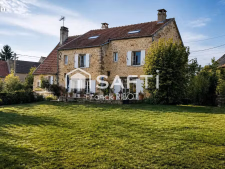 maison 10 pièces 215 m²