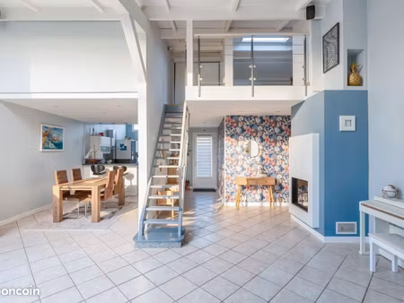 maison atypique 138m² - plafond cathédrale - 4 ch - 2 garages