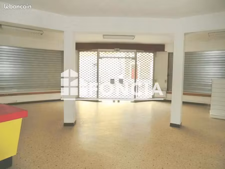local commercial 121 m²