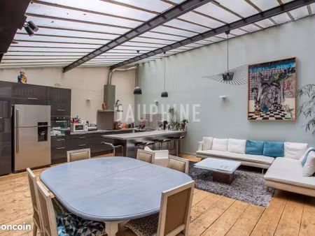 loft/atelier/surface 7 pièces 197 m²